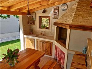 Apartmaj Kiara Reka in Riviera Crikvenica, Kvadratura 48,00 m2, Namestitev z bazenom