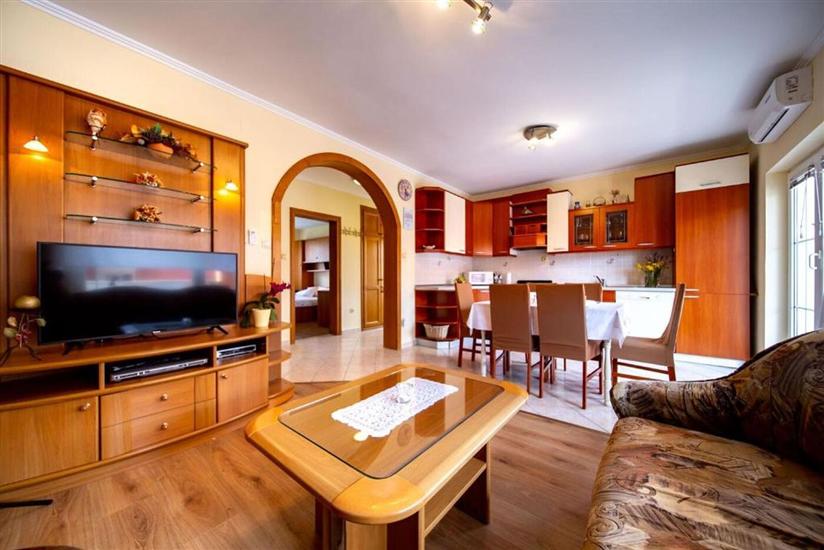 Apartment A2, for 6 persons
