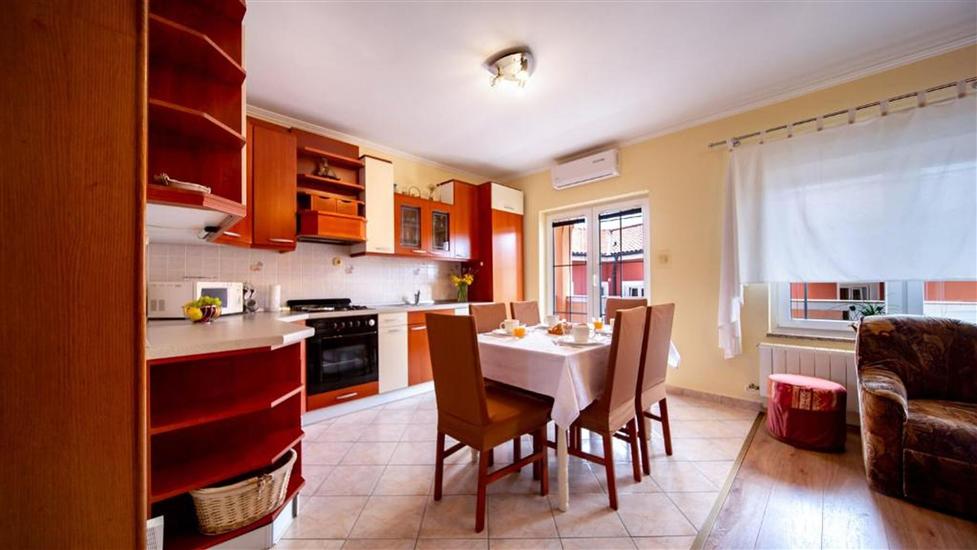 Apartment A2, for 6 persons