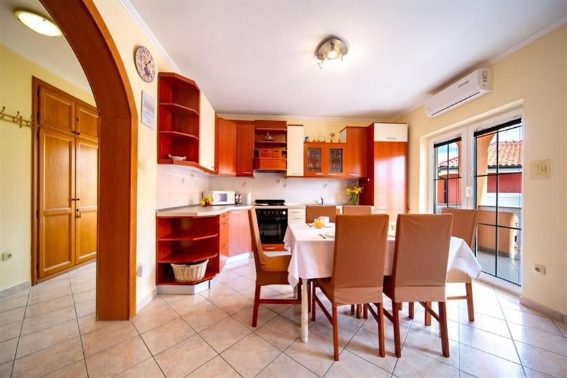 Apartment A2, for 6 persons