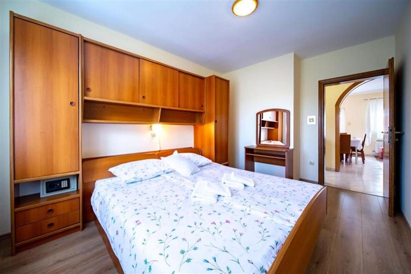 Apartment A2, for 6 persons