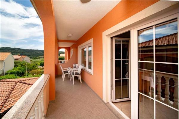 Apartment A2, for 6 persons