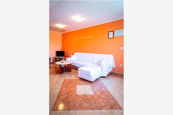Apartment A4, for 6 persons