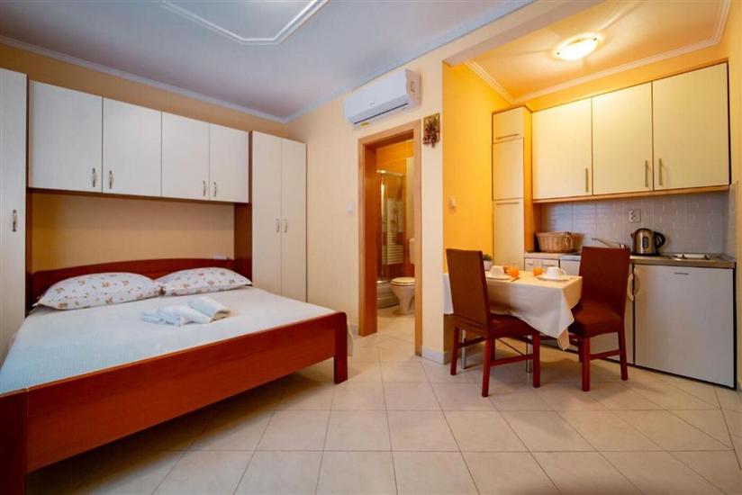 Apartment A5, for 3 persons
