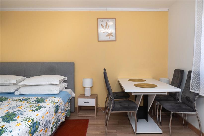 Apartman A4, na 3 osebe