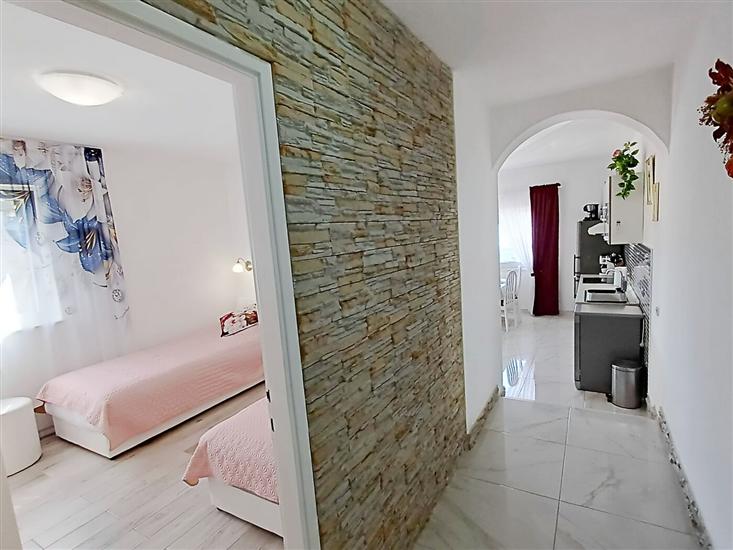 Apartment A1, for 5 persons