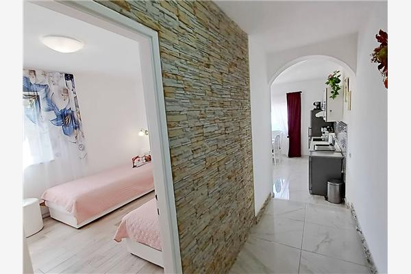 Apartment A1, for 5 persons