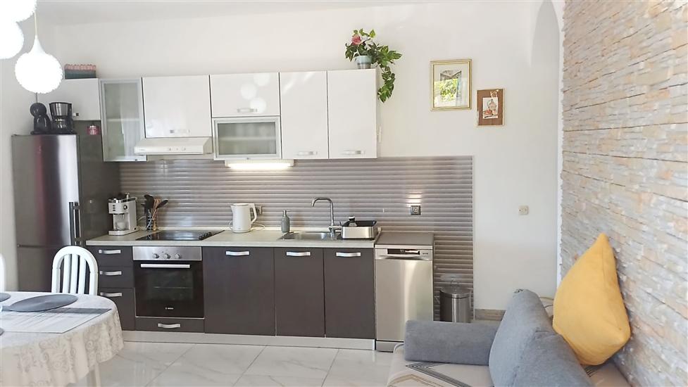 Apartment A1, for 5 persons
