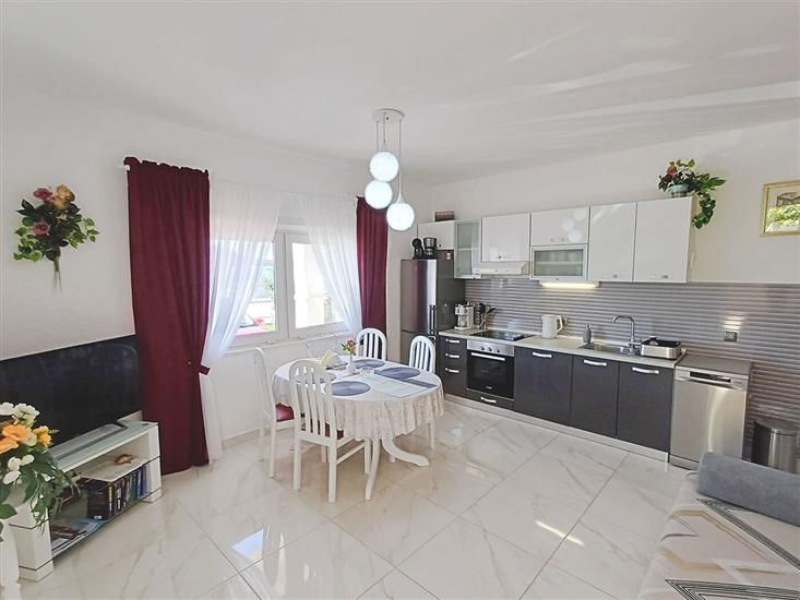 Apartment A1, for 5 persons