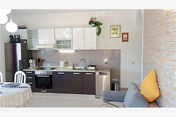 Apartment A1, for 5 persons