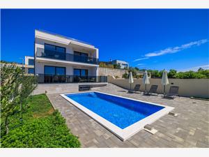 Vila The View Crikvenica, Kvadratura 150,00 m2, Namestitev z bazenom