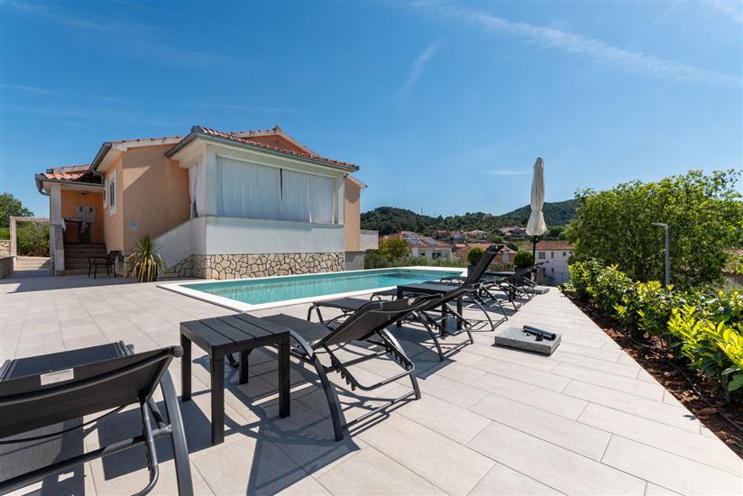 Vila Kala with Pool