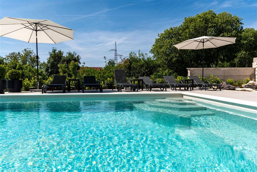 Vila Kala with Pool