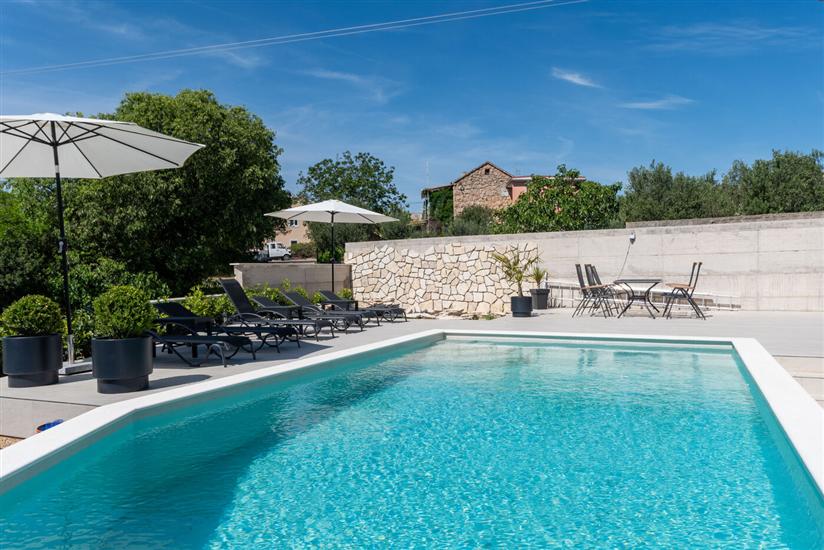 Vila Kala with Pool