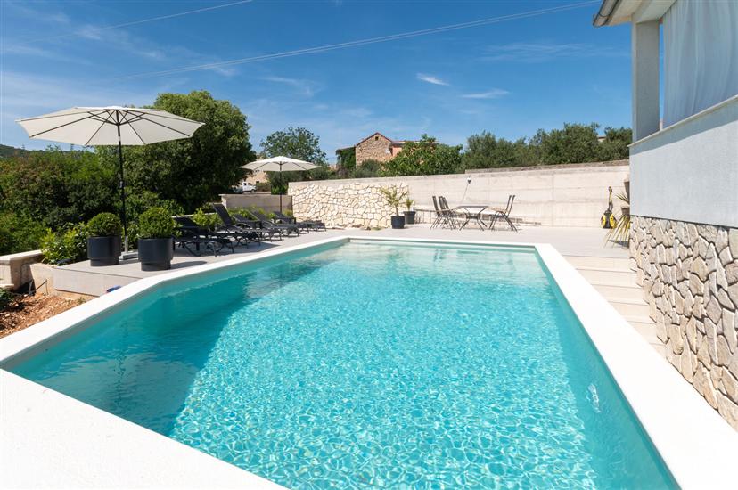 Vila Kala with Pool