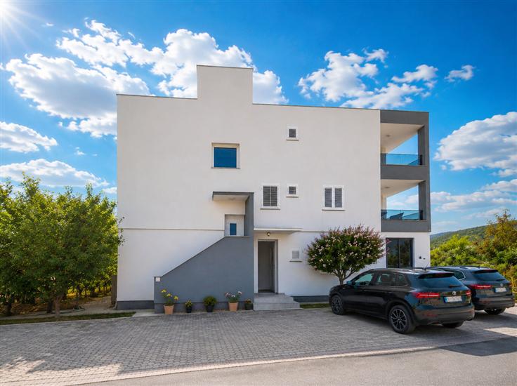 Apartments Lenolu