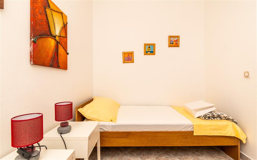 Apartment A1, for 5 persons