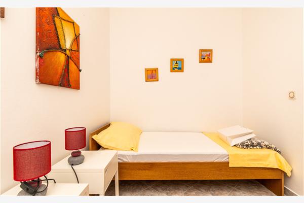 Apartment A1, for 5 persons