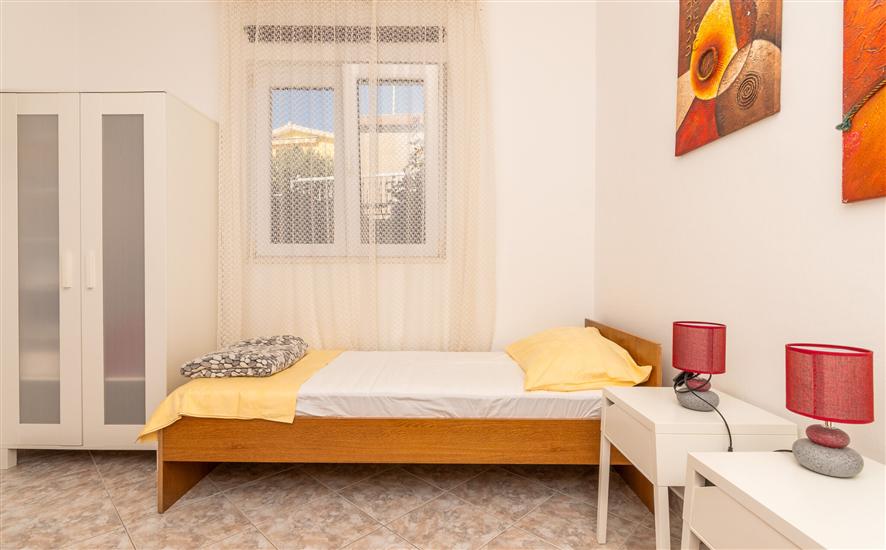 Apartment A1, for 5 persons