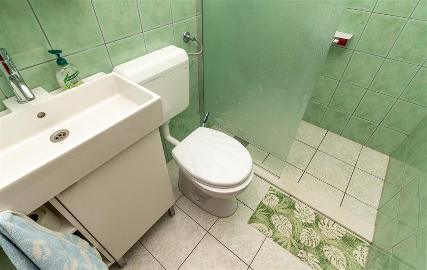 Apartment A1, for 5 persons