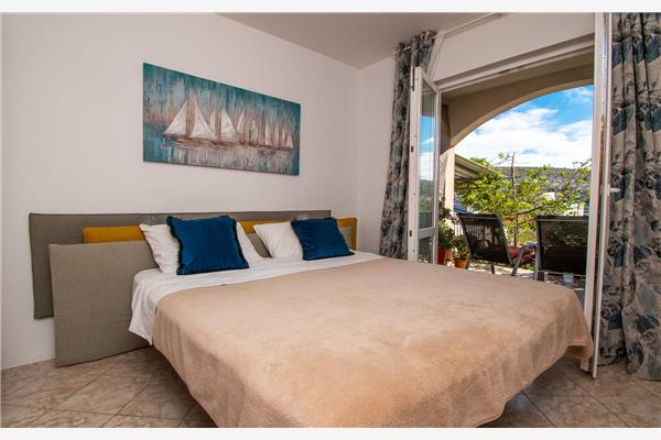 Apartment A1, for 5 persons