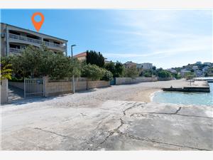 Apartment Maria Stay  Okrug Gornji (Ciovo), Size 60.00 m2, Airline distance to the sea 20 m, Airline distance to town centre 300 m