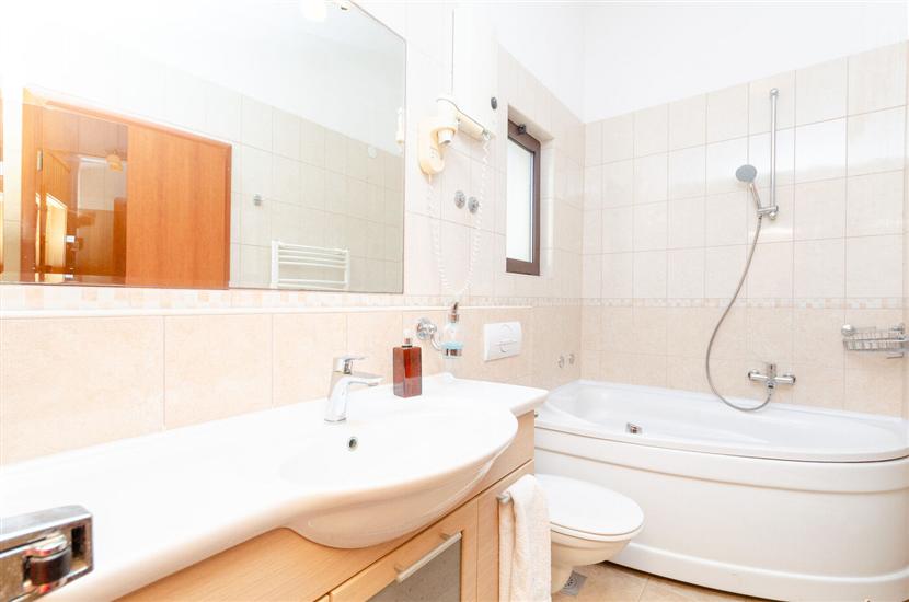 Apartment A7, for 4 persons