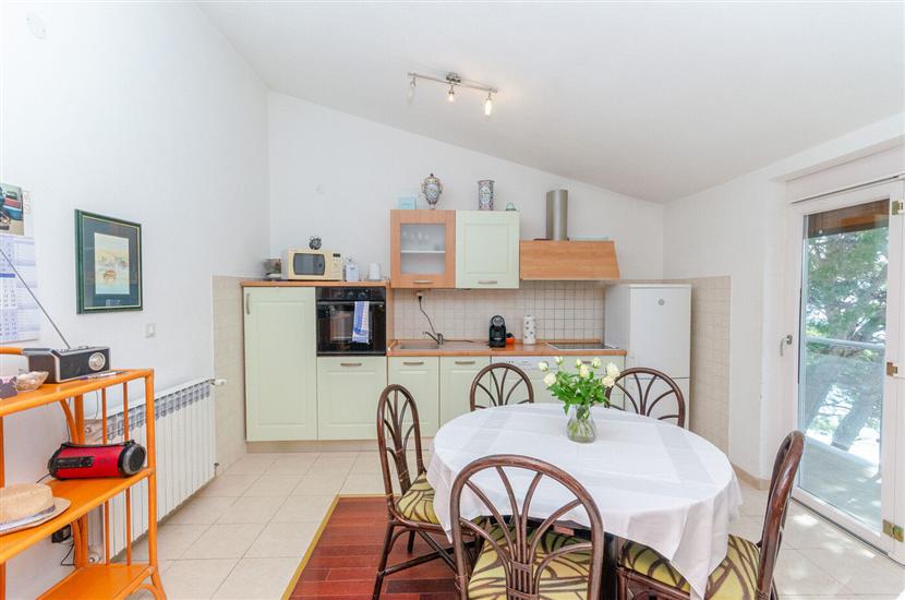 Apartment A7, for 4 persons