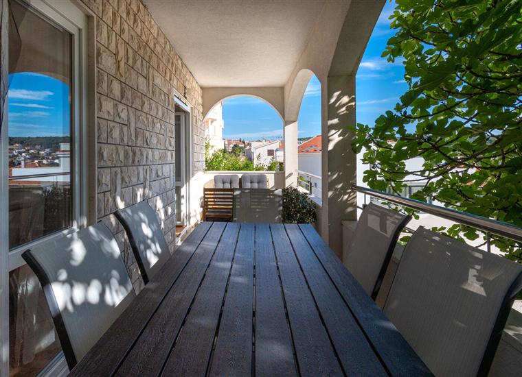 Apartment A2, for 5 persons