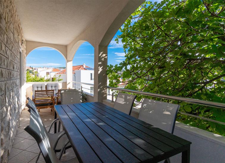 Apartment A2, for 5 persons