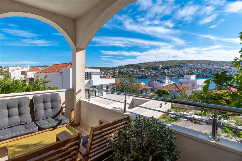 Apartment A2, for 5 persons