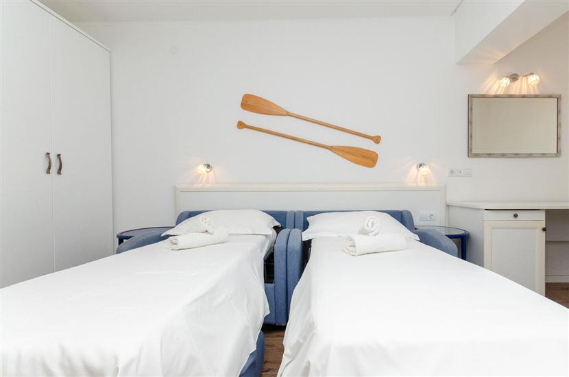 Apartment A2, for 5 persons