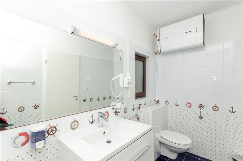 Apartment A2, for 5 persons