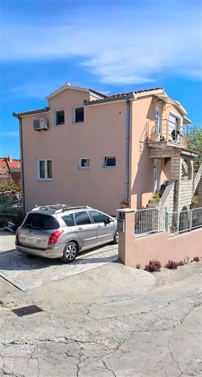Apartments Zlatka