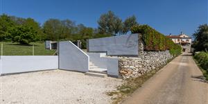 House - Sv. Petar u sumi