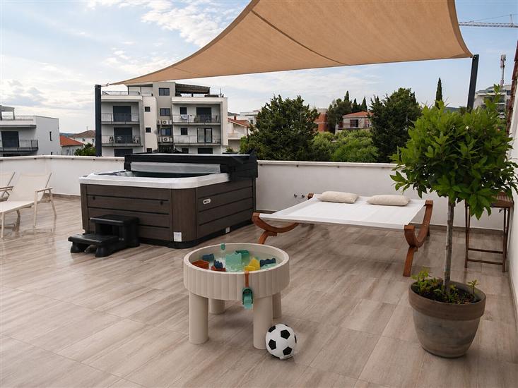 Apartment A2, for 8 persons