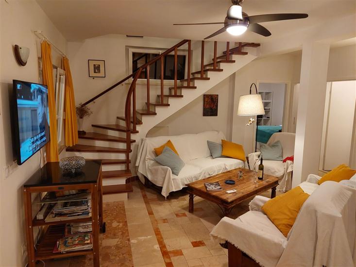 House K1, for 14 persons