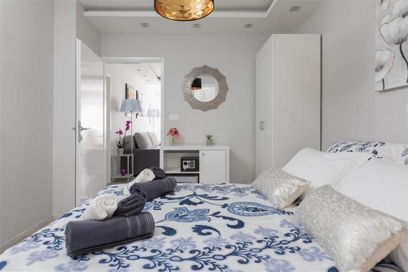Apartment A1, for 5 persons
