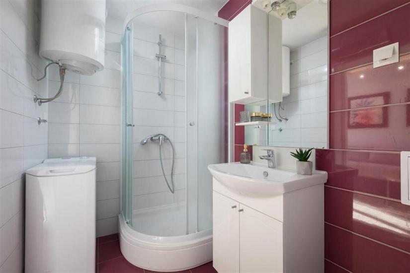 Apartment A1, for 5 persons