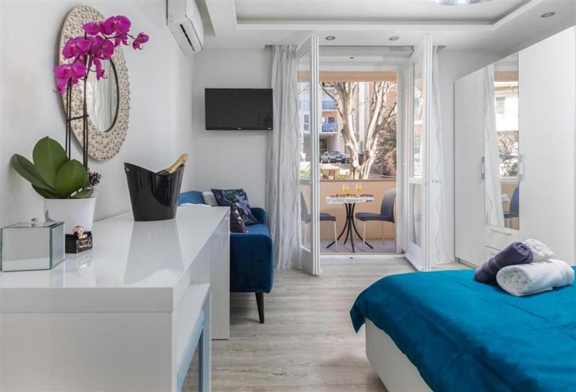 Apartment A1, for 5 persons