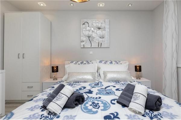 Apartment A1, for 5 persons