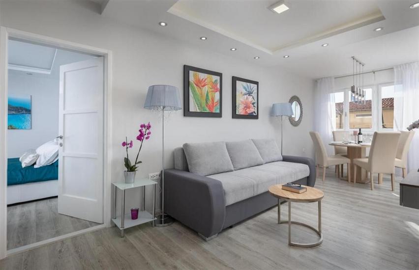 Apartment A1, for 5 persons