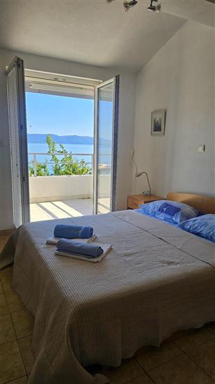 Room S1, for 2 persons