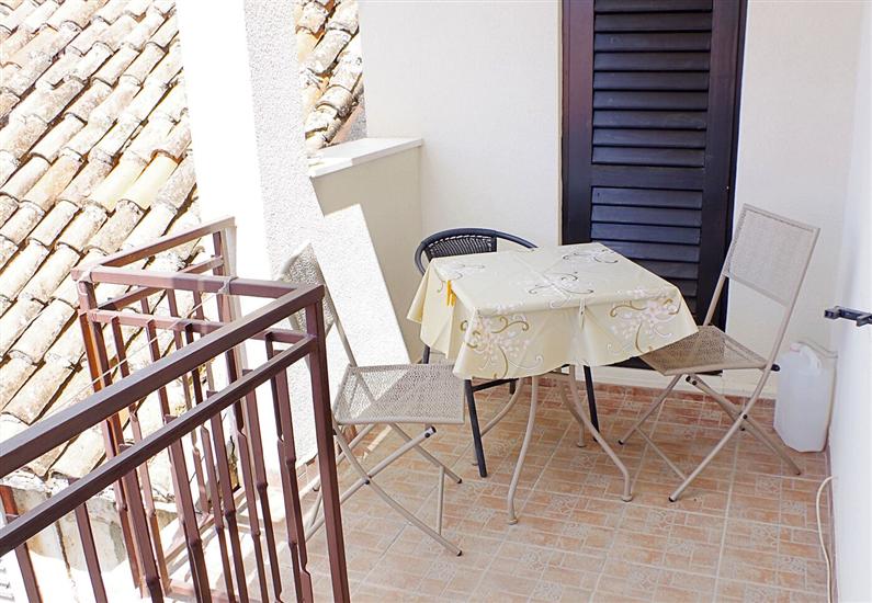 Apartment A1, for 5 persons