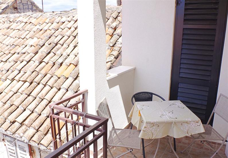 Apartment A1, for 5 persons