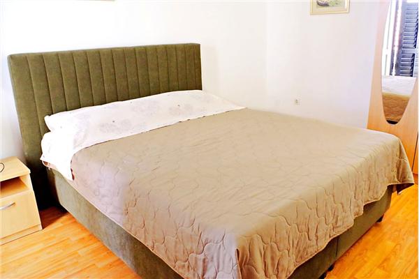 Apartment A1, for 5 persons