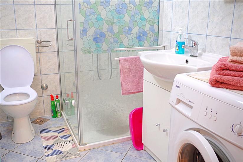 Apartment A1, for 5 persons