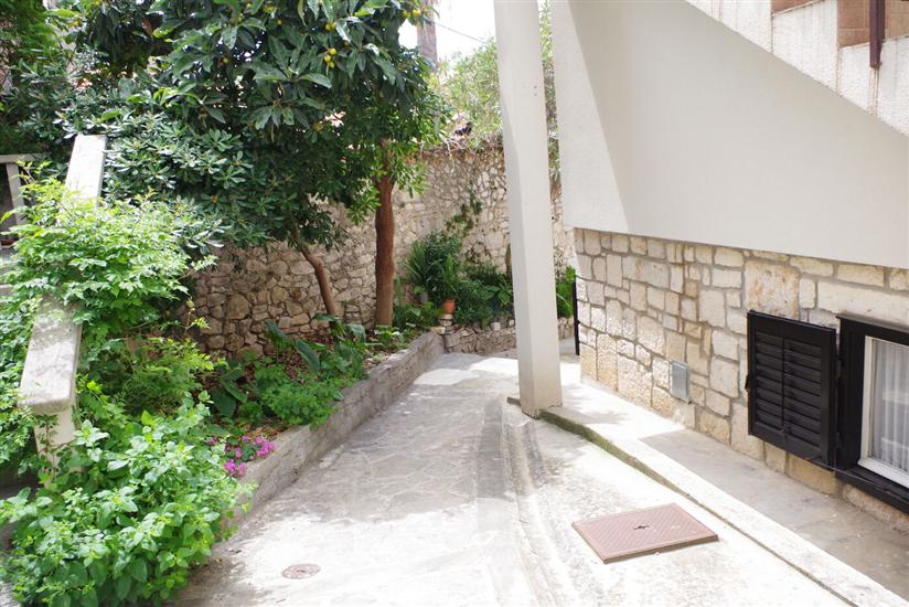 Apartment A1, for 5 persons