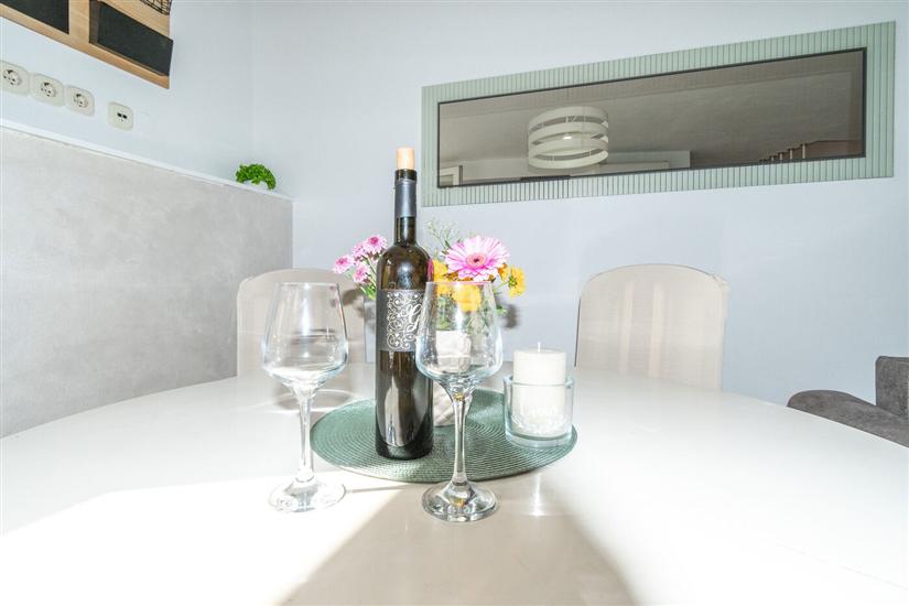 Apartment A1, for 5 persons