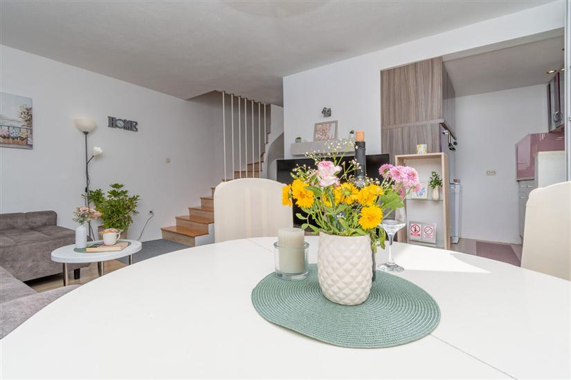 Apartment A1, for 5 persons